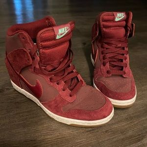 Womens size 6.5 Nike Dunk sky hi Burgundy Suede sneaker wedge heel